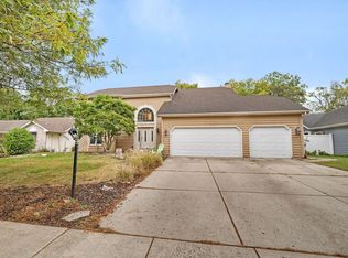 1206 Pleasant Knoll Dr, Joliet, IL 60435