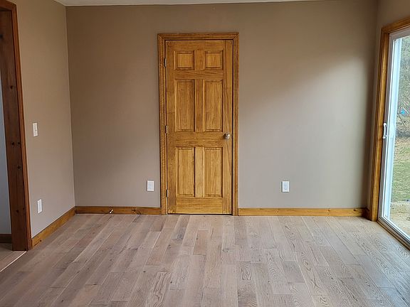 3rd image of 48 Reynolds Street Ext #1