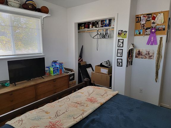 3rd image of 529 Park Ave