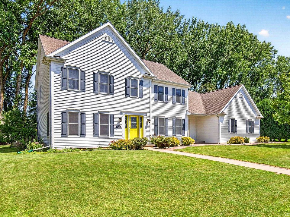 1st image of 2415 Maple Grove Dr