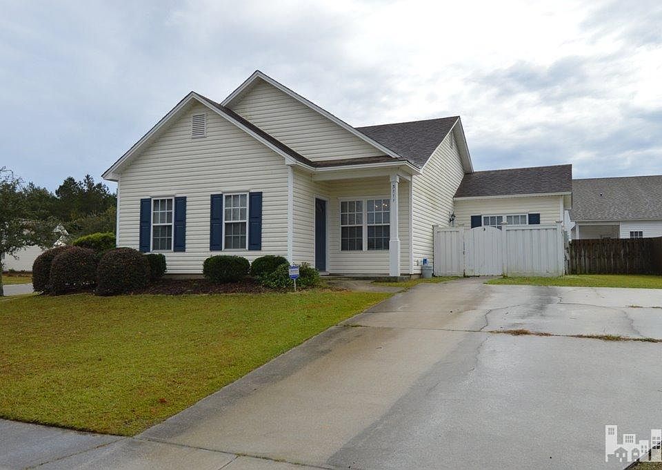 1st image of 3111 Thistlewood Drive NE