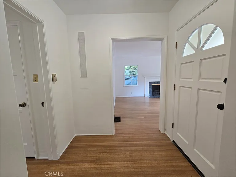 240 Euclid St — Photo 5