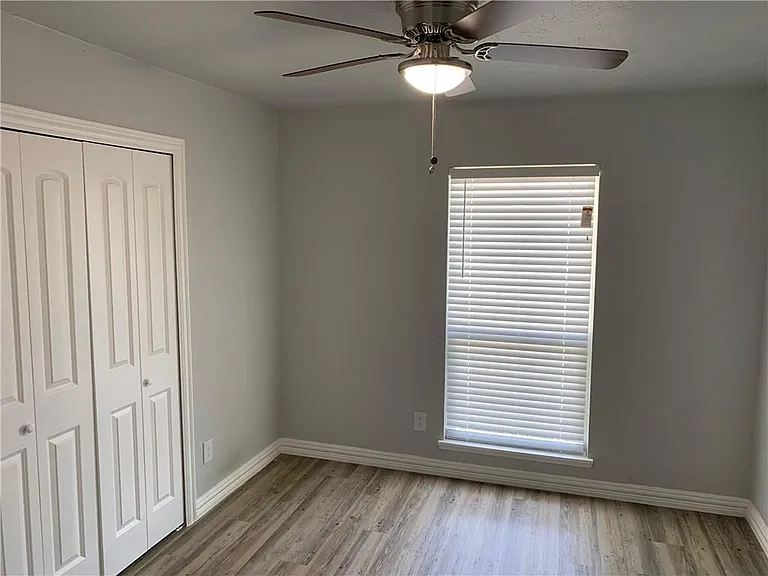 5601 Squires Dr — Photo 13