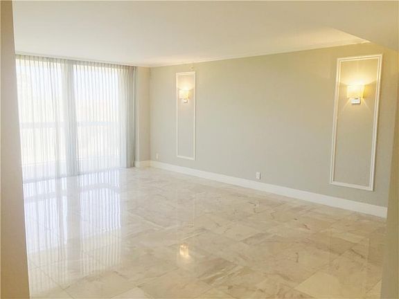 3rd image of 2900 NE 14th St APT 801
