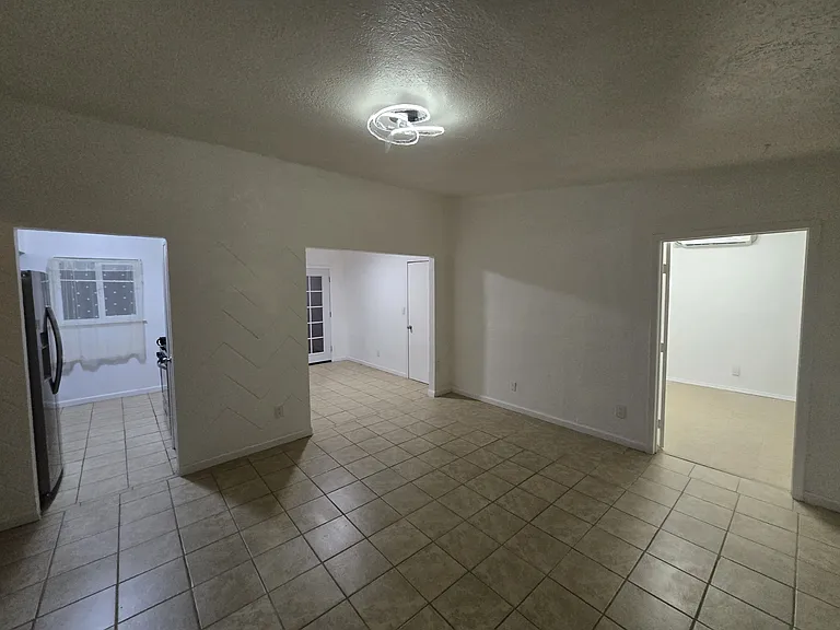 5828 Blackhawk Dr — Photo 4