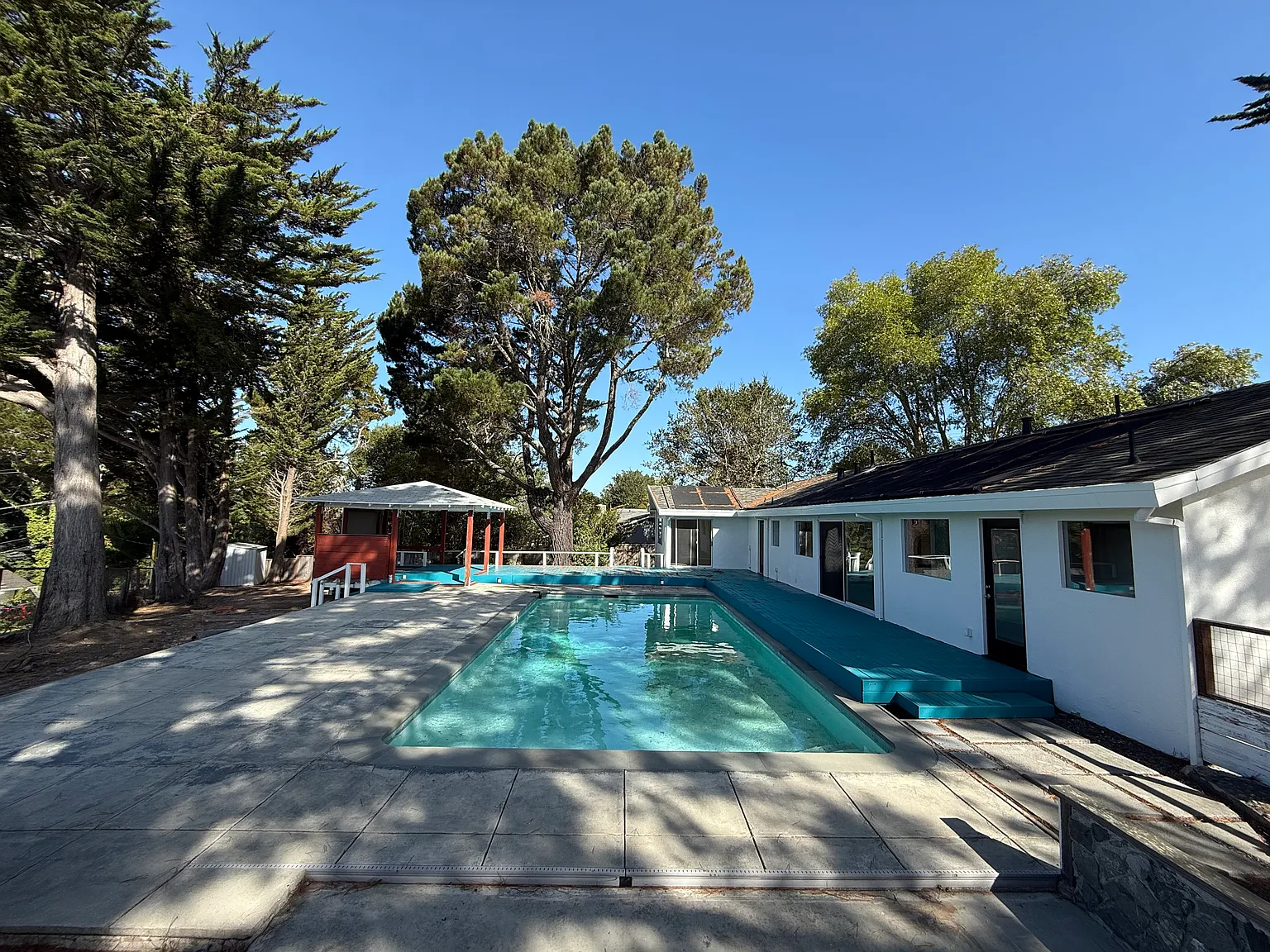 1450 Parrott Dr — Photo 2