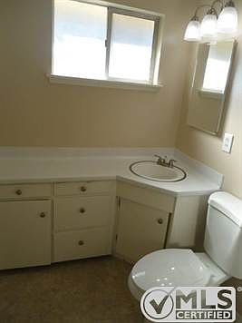 5th image of 1116 E Williams St