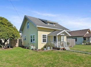 1902 10th St, Tillamook, OR 97141