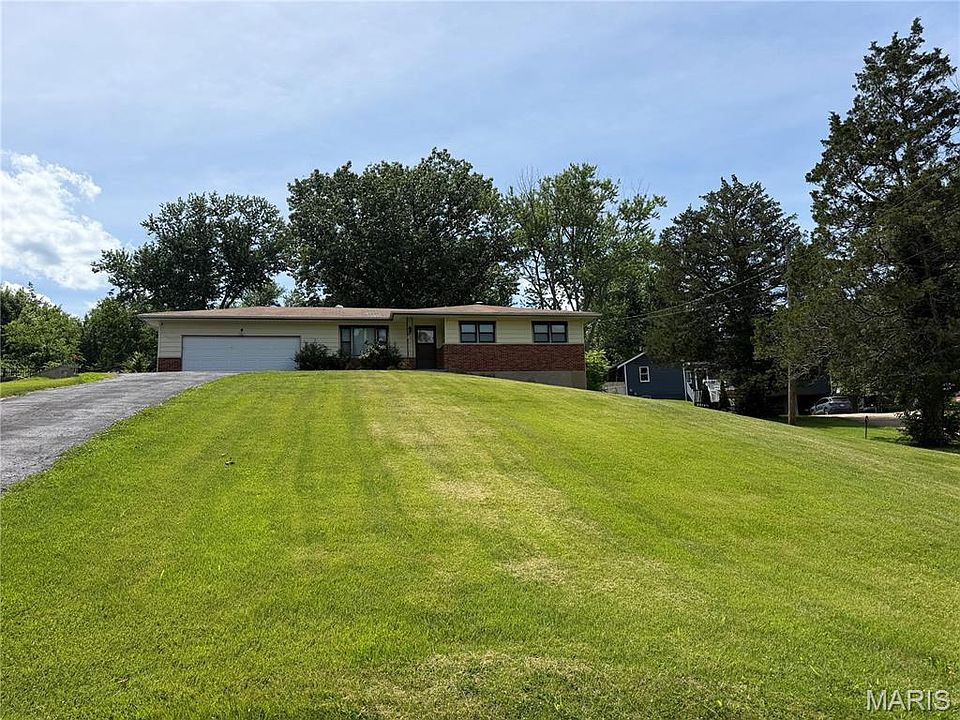 2nd image of 7127 Becker Rd