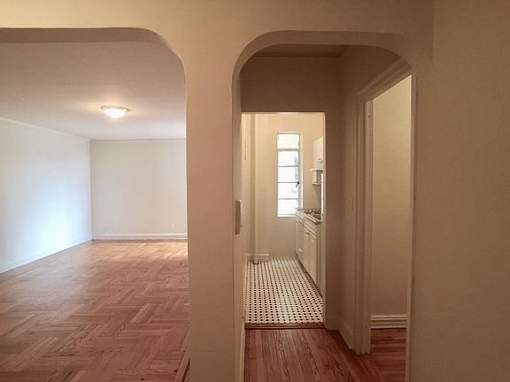 5th image of 101 Cooper St APT 2L