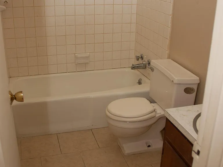 310 Delphine St — Photo 10