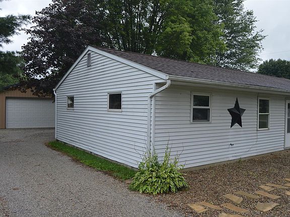 3rd image of 457 Dogwood Ln