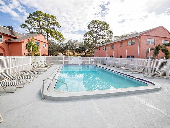 3rd image of 262 SW Monroe Cir N APT 4103