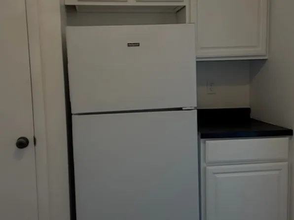 505 S Poplar St APT 2, Carbondale, IL 62901
