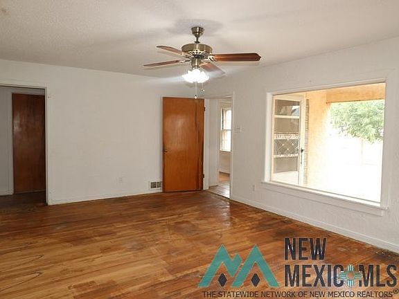 4th image of 1433 Axtell St
