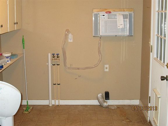 4th image of 607 High School Ln