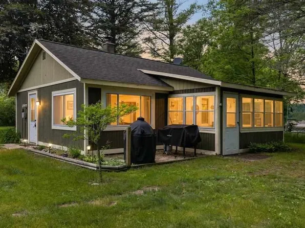 7752 & 7754 Maple St, Central Lake, MI 49622