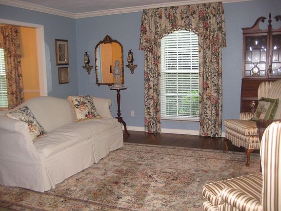 4th image of 2607 Mayfield Ave
