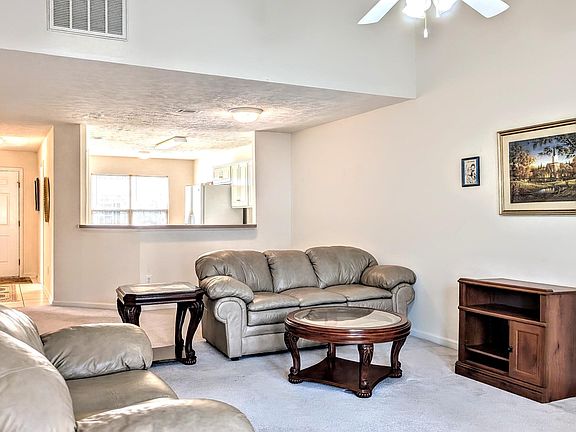 3rd image of 915 Cammaron Way