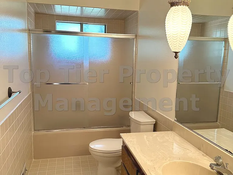 2265 Walnut Blvd — Photo 8