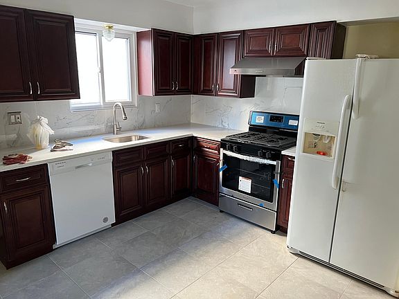 3rd image of 28 Bangor St #1