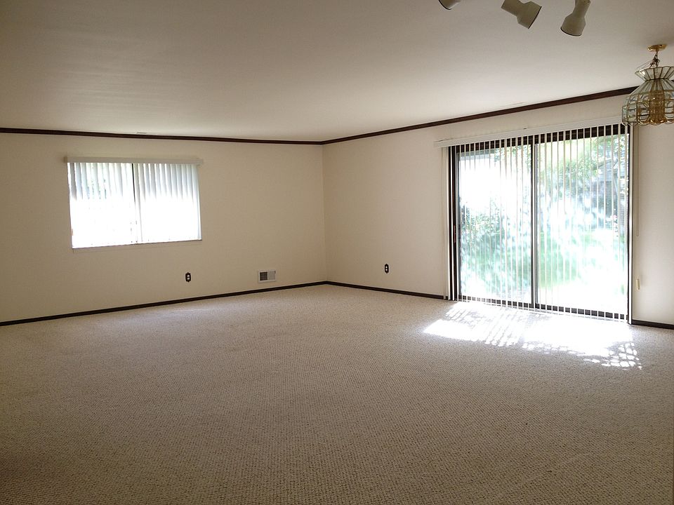 1st image of 29780 Farmbrook Villa Ln