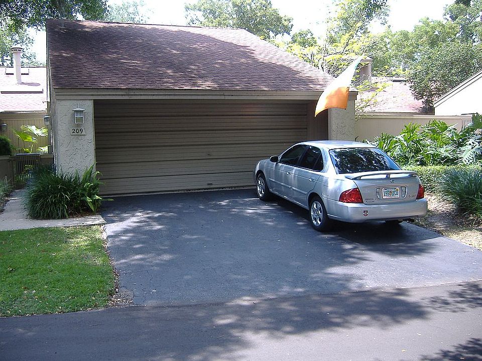 1st image of 209 Weeping Elm Ln