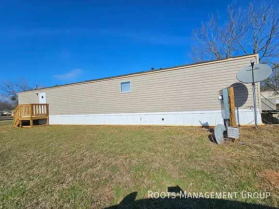 3rd image of 2710 Oakridge Dr #54