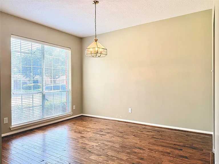 16518 Wheatmill Ct — Photo 4