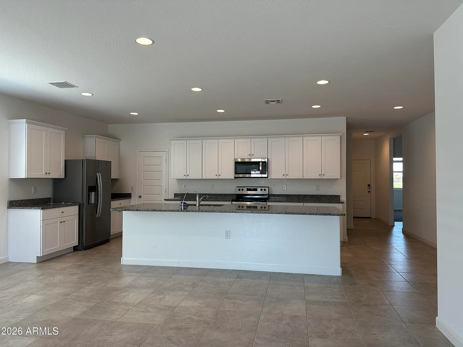 3 bed, 2.0 bath, 1886 sqft, $2,350 — Photo 3