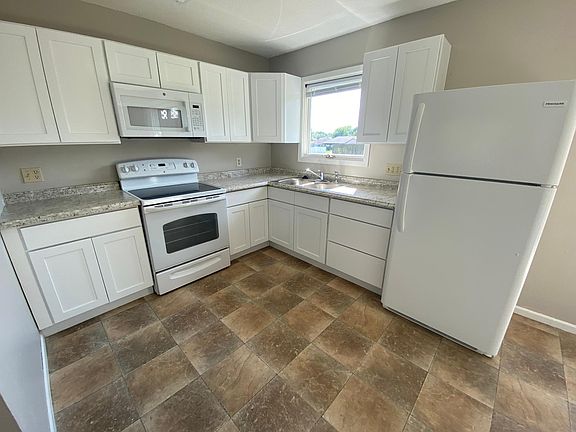 Kitchen with tons of storage