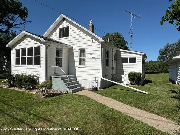 921 Forest St, Charlotte, MI 48813