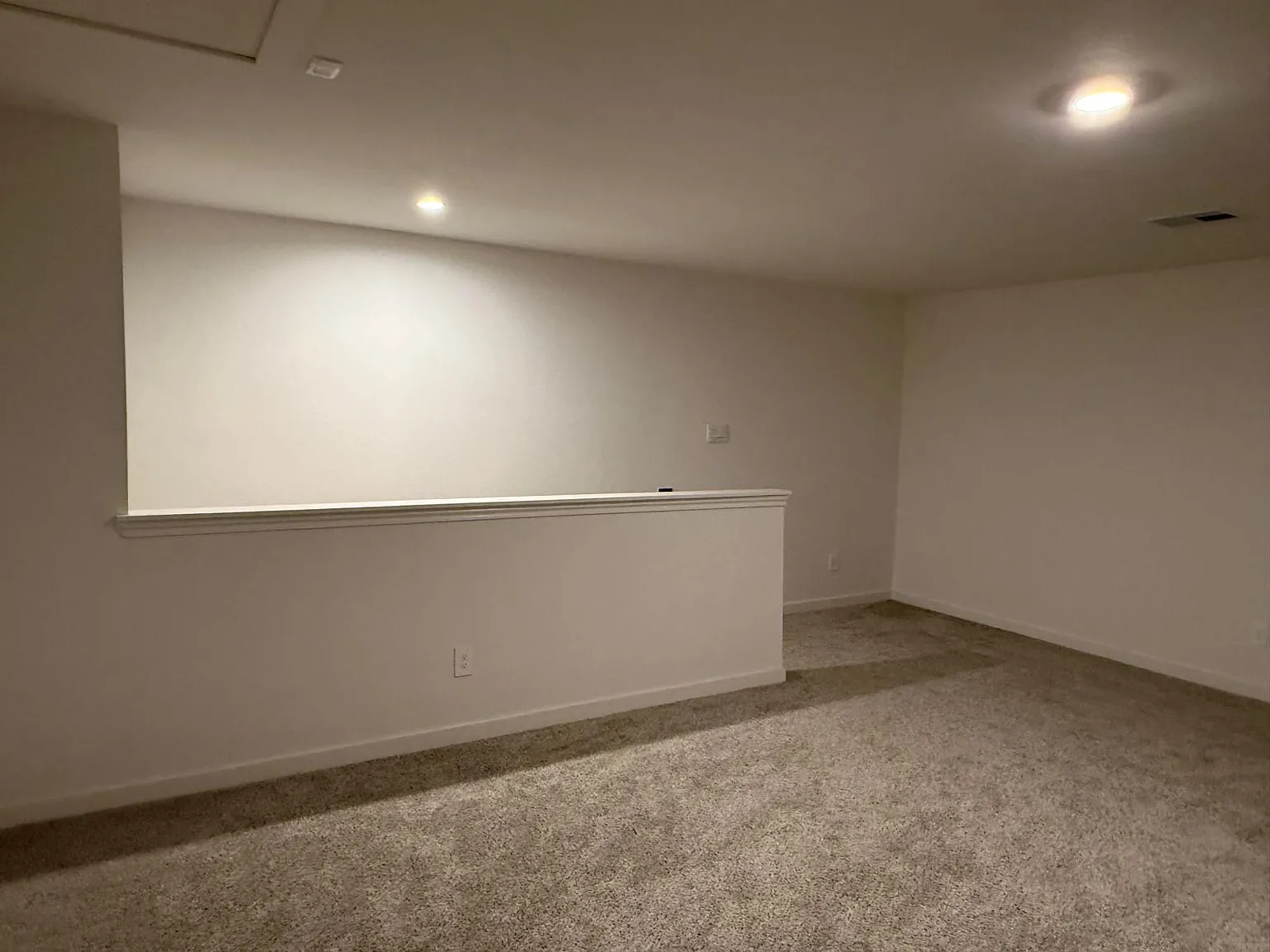 4 bed, 2400 sqft, $2,700 — Photo 2