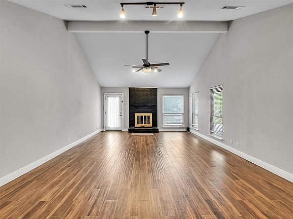 4th image of 2703 Shady Ln