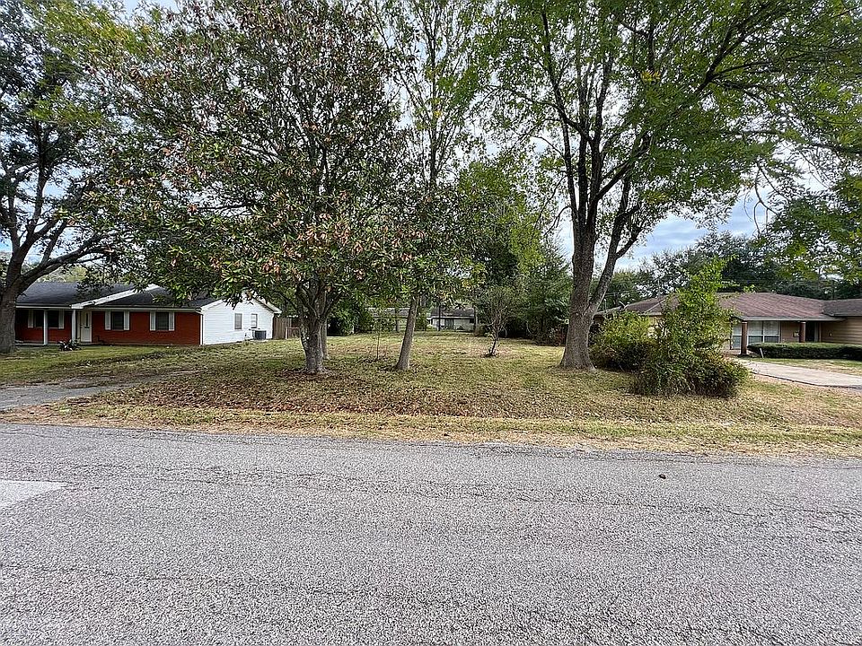 2nd image of 255 Bradford Dr