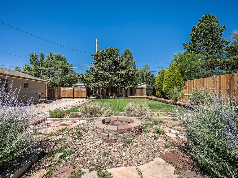2140 Robin Dr — Photo 42