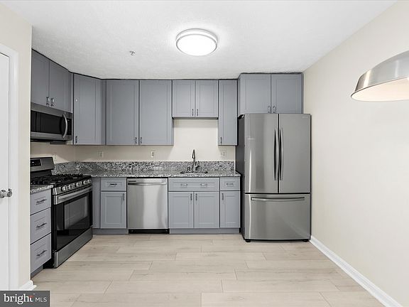 5th image of 50 Ironstone Ct APT L
