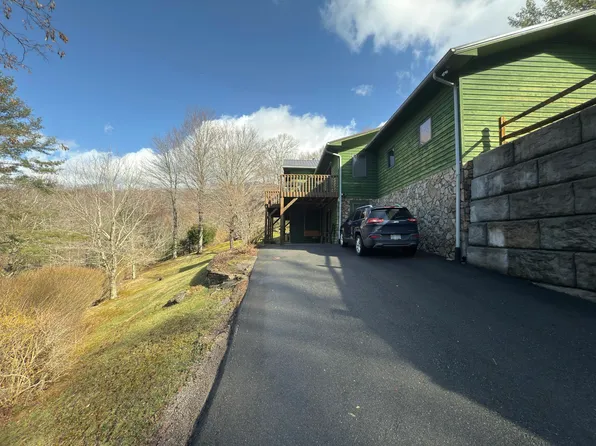 169 Brookview Ln, Banner Elk, NC 28604