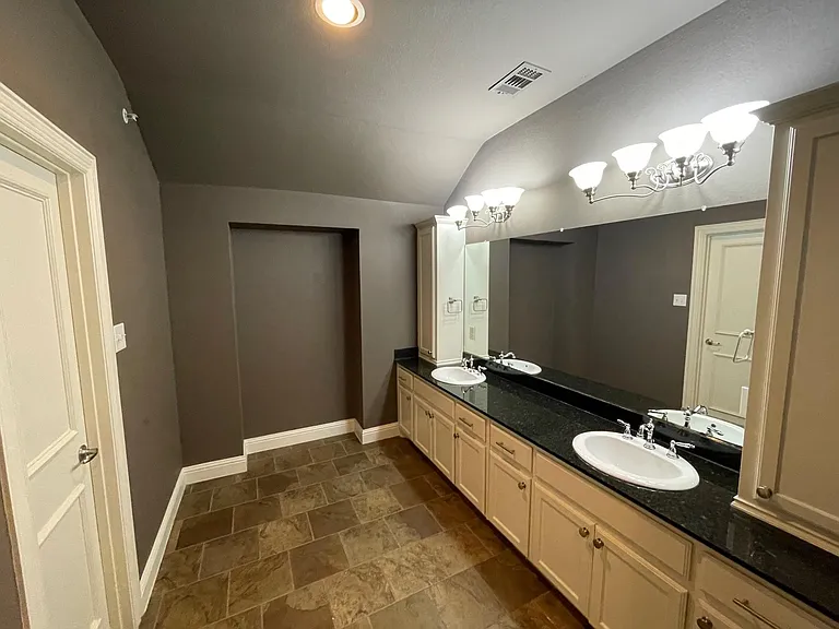 1616 Carpenter Dr — Photo 9