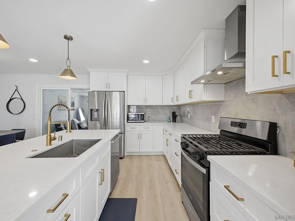 2nd image of 11131 Tyrolean Way
