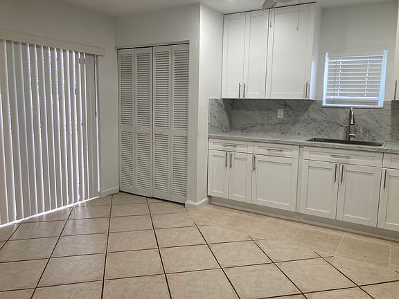 3rd image of 13101 SW 51st St