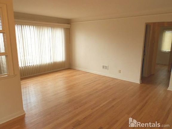 3rd image of 16757 Juliana Ave