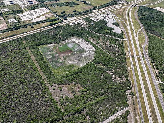 4th image of 6266 Highway 281