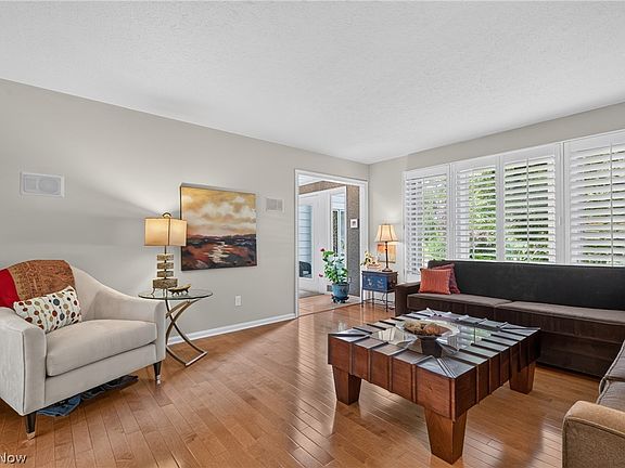 3rd image of 35870 S Huntington Dr