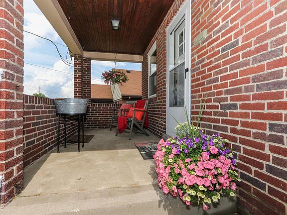 4th image of 3559 Harrow Ave