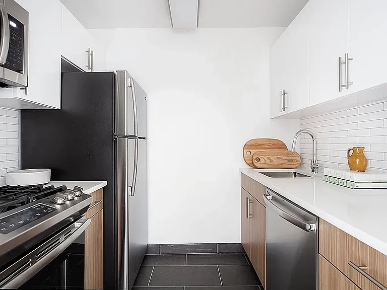 200 E 87th St #12H — Photo 2