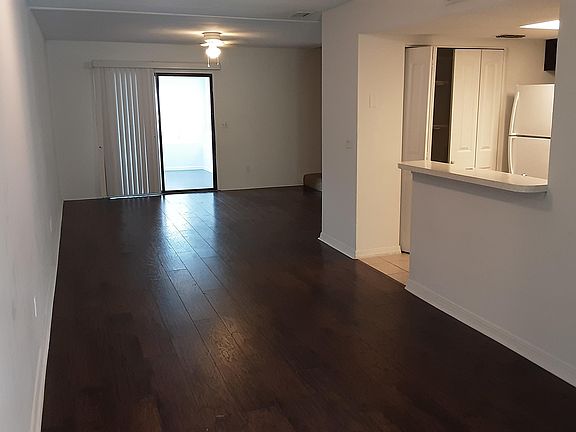 4th image of 4317 Melissa Ct N