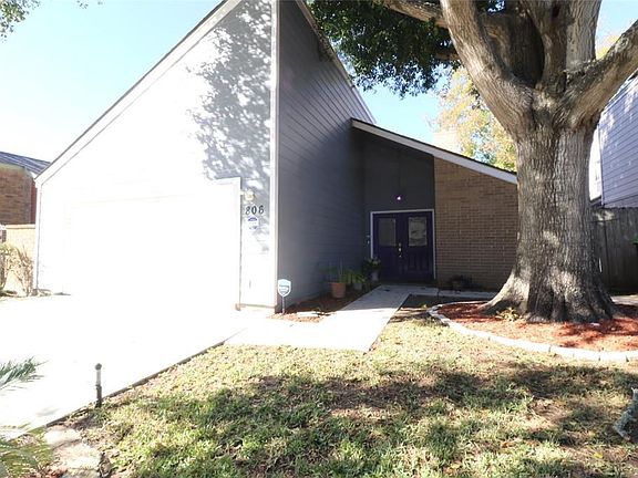 3rd image of 806 Chateau Pl