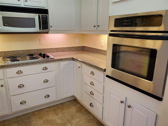 3rd image of 43 Woodland Dr