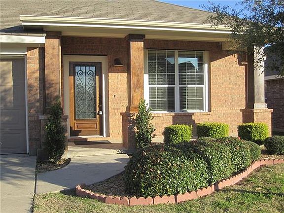 2nd image of 904 Honey Locust Dr
